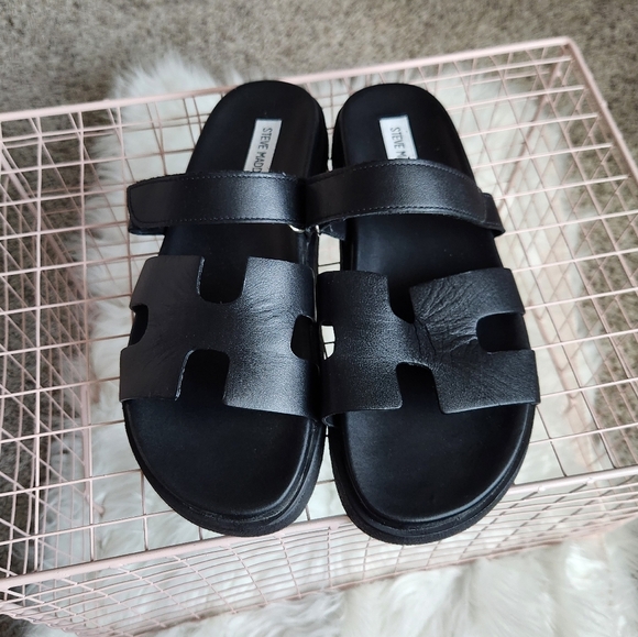 Steve Madden Black Slide Sandals - Picture 3 of 6